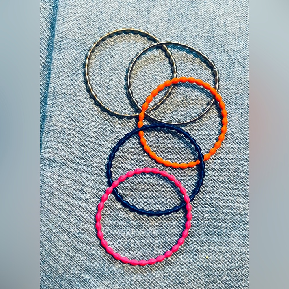 Museum Gift Shop Find - set of 5 bracelets 🎨✨